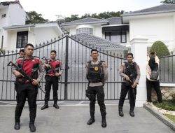 KPK geledah rumah Kadis PUPR Mandailing Natal