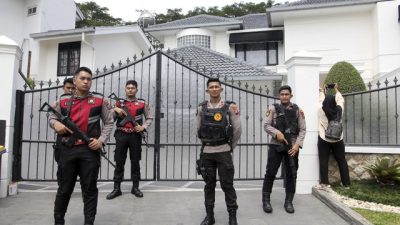 KPK geledah rumah Kadis PUPR Mandailing Natal