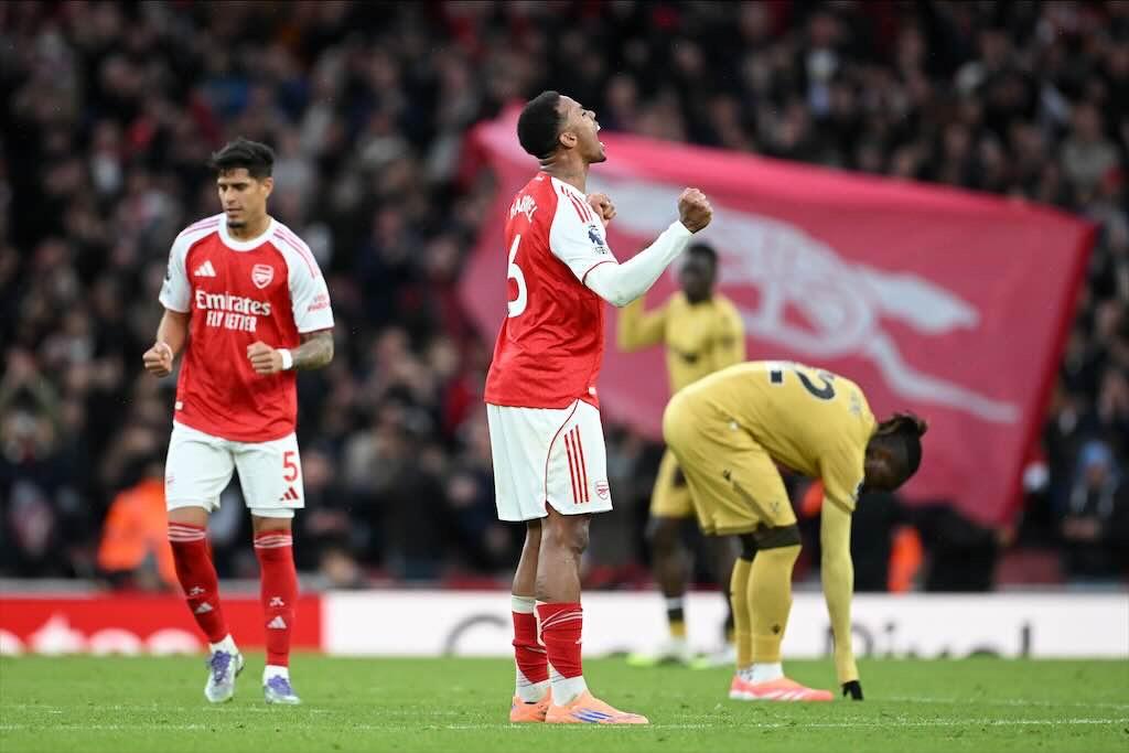 ARSENAL Kedinginan di Puncak