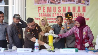 Barang Bukti Dimusnahkan, Kapolres Labusel Tegaskan Komitmen Penegakan Hukum