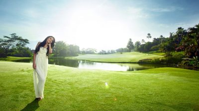 Lobi di Balik Lapangan