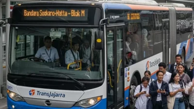 20 Bus Transjabodetabek
