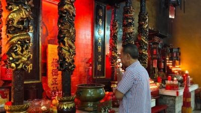 Ritual Pembersihan Rupang Dewa