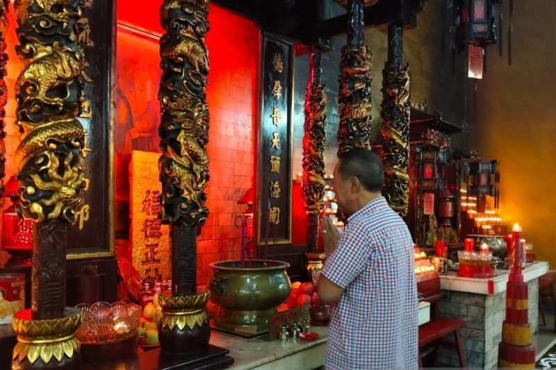 Ritual Pembersihan Rupang Dewa