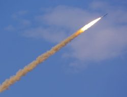 Iran Klaim Baru Pakai Sebagian Kekuatan Rudal lawan AS dan Israel