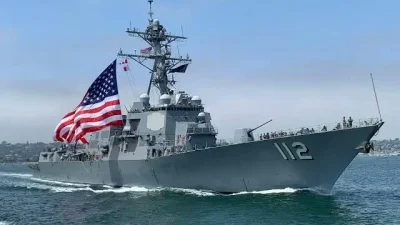 Kapal Perusak AS Cegat 2 Kapal Tanker yang Mau Tinggalkan Pelabuhan Iran di Selat Hormuz